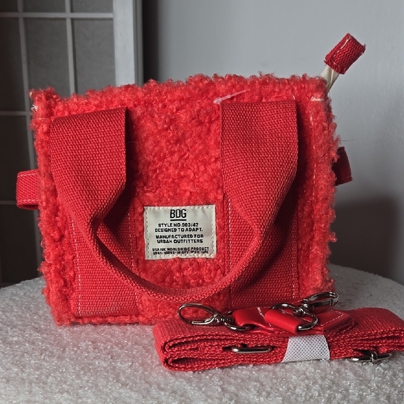 Urban Outfitters Red Textured Bag - Picture 1 of 8